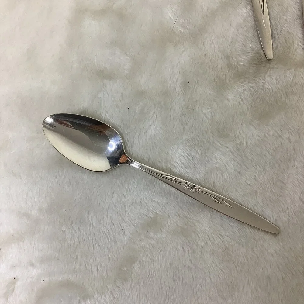 Oneida Silverplate Enchantment Gentle Rose 1960’s Flatware 8 Pc Lot Teaspoons‎